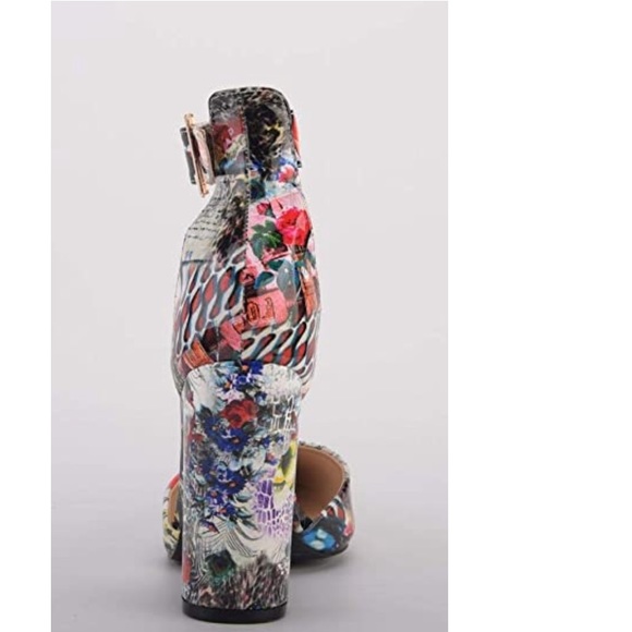 Mary Jane graffiti heels!!🤩 - Picture 7 of 8